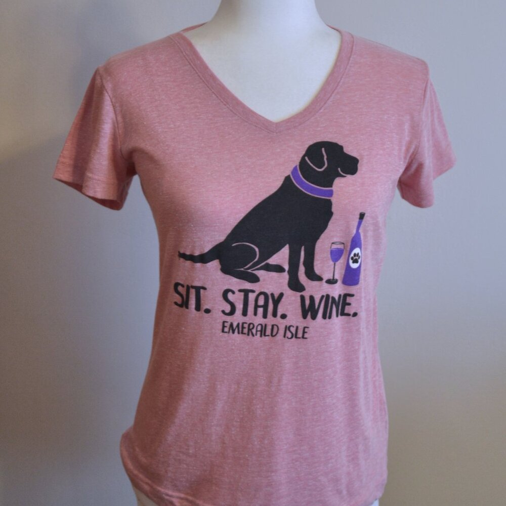 Live & Tell Black Labrador and Wine V-Neck T-Shirt - Size S